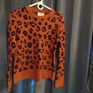 Cheetah Sweater, Size Medium